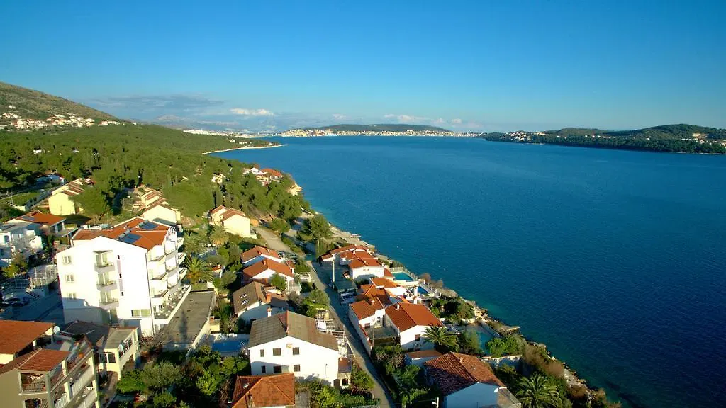 Hotel Viktorija Seget Vranjica 3*,