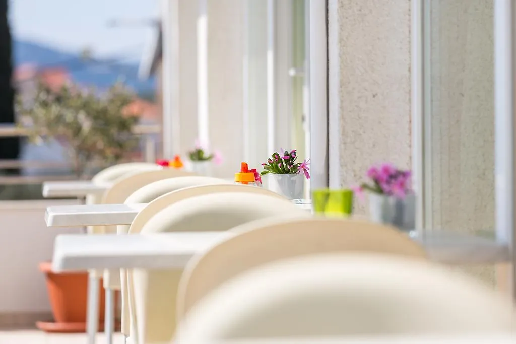 Hotel Viktorija Seget Vranjica 3*,  Croatia