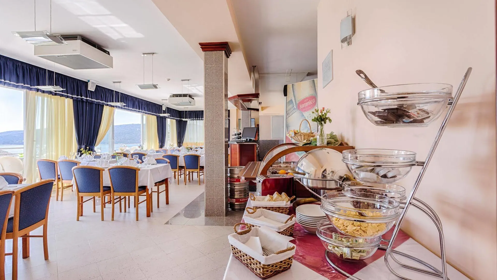 Hotel Viktorija Seget Vranjica 3*,  Croatia